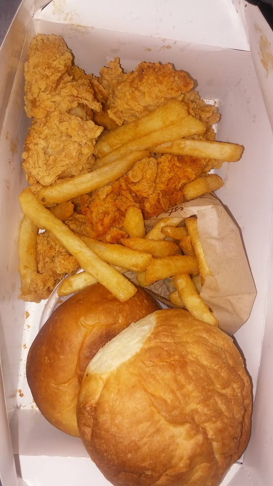 Golden Chick | meal takeaway | 410 W Kiest Blvd, Dallas, TX 75224, USA | 2143712400 OR +1 214-371-2400