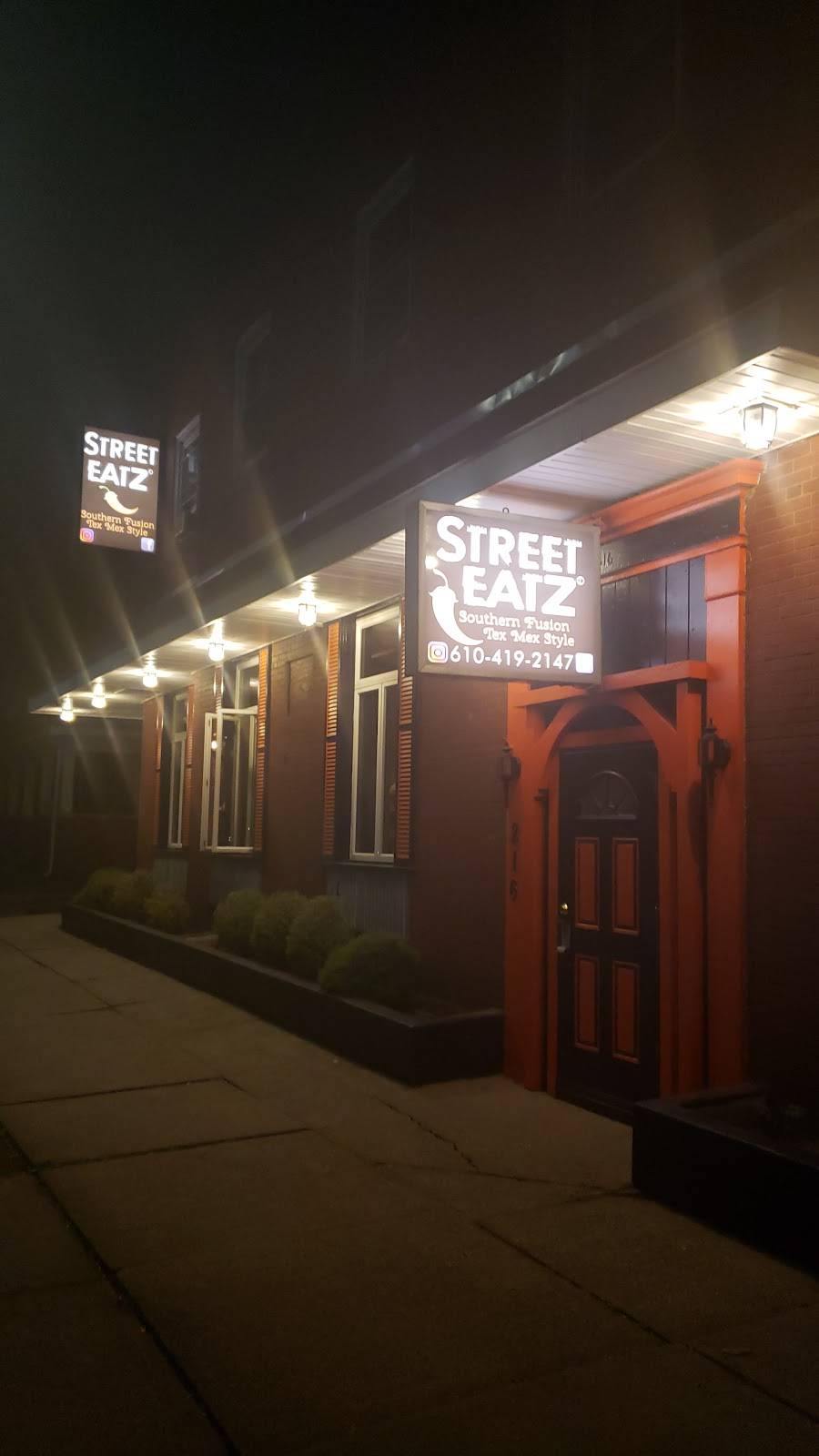 Street Eatz | restaurant | 216 E Broad St, Bethlehem, PA 18018, USA | 6104192147 OR +1 610-419-2147