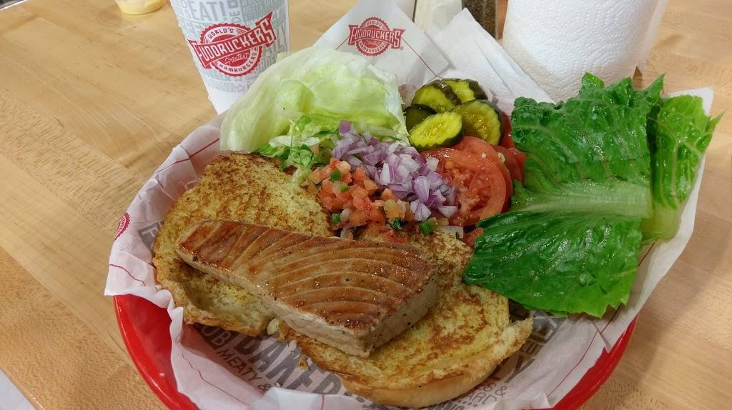 Fuddruckers | restaurant | 5601 SW Loop 820, Fort Worth, TX 76132, USA | 8172630996 OR +1 817-263-0996