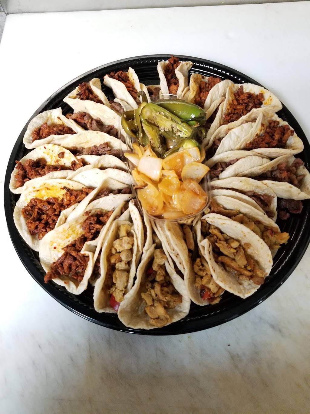 Las Espuelas | restaurant | 133 N Valencia Blvd, Woodlake, CA 93286, USA | 5595648206 OR +1 559-564-8206