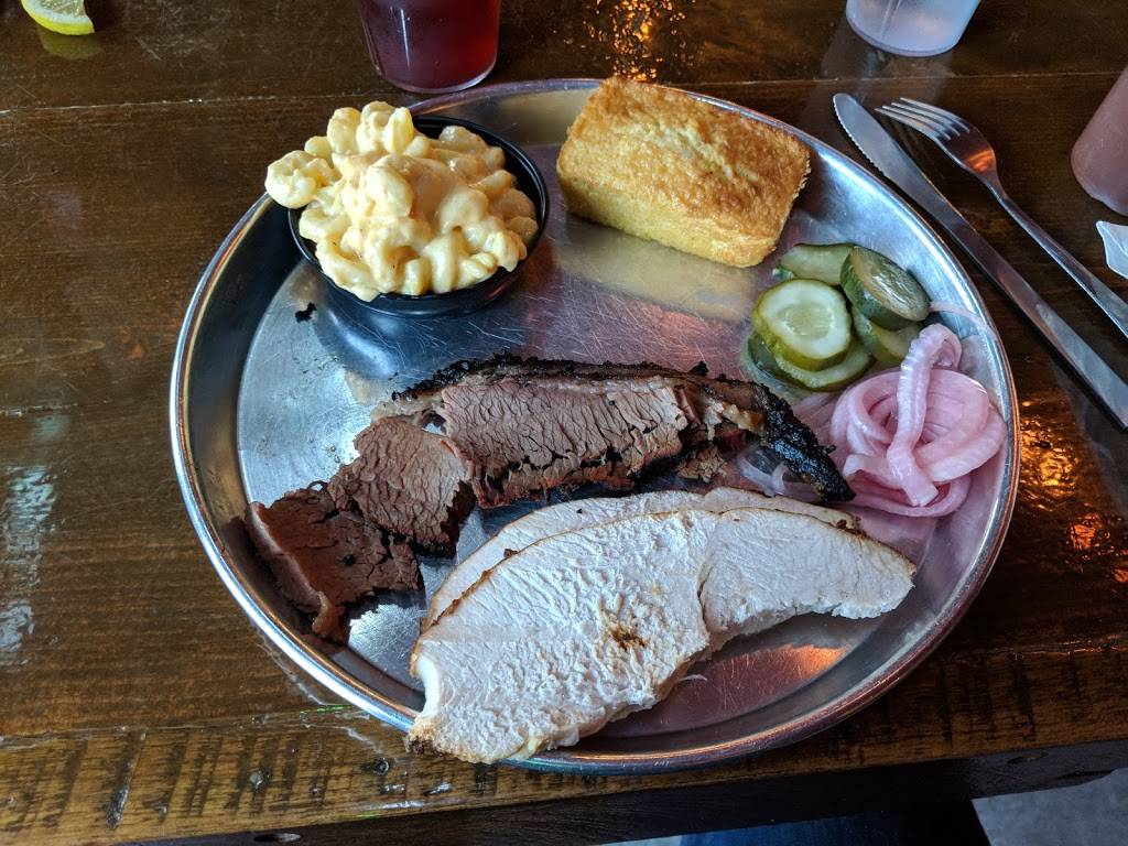 Woodstock BBQ | restaurant | 13362 Madison Ave, Lakewood, OH 44107, USA | 2162268828 OR +1 216-226-8828