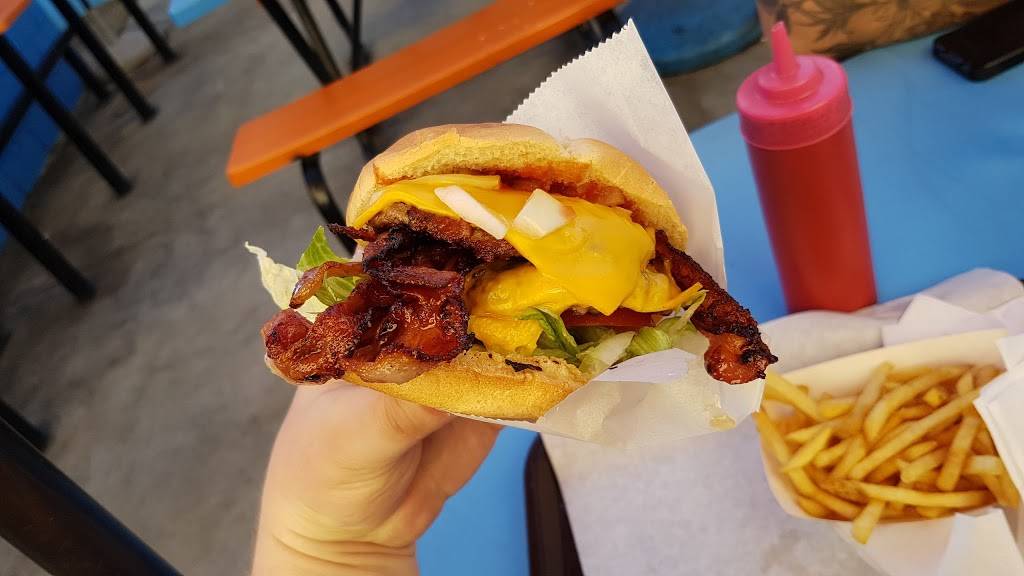 Martys Hamburger Stand | restaurant | 10558 Pico Blvd, Los Angeles, CA 90064, USA | 3108366944 OR +1 310-836-6944