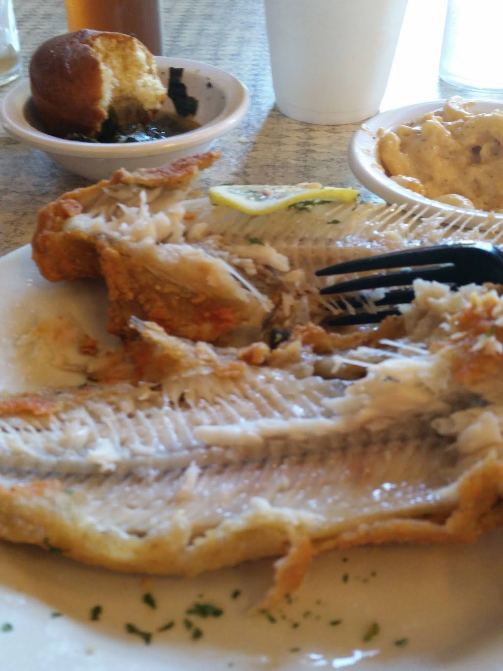 This Is It! BBQ & Seafood (Camp Creek Full-service) | restaurant | 3523 Camp Creek Pkwy, Atlanta, GA 30344, USA | 4046291114 OR +1 404-629-1114