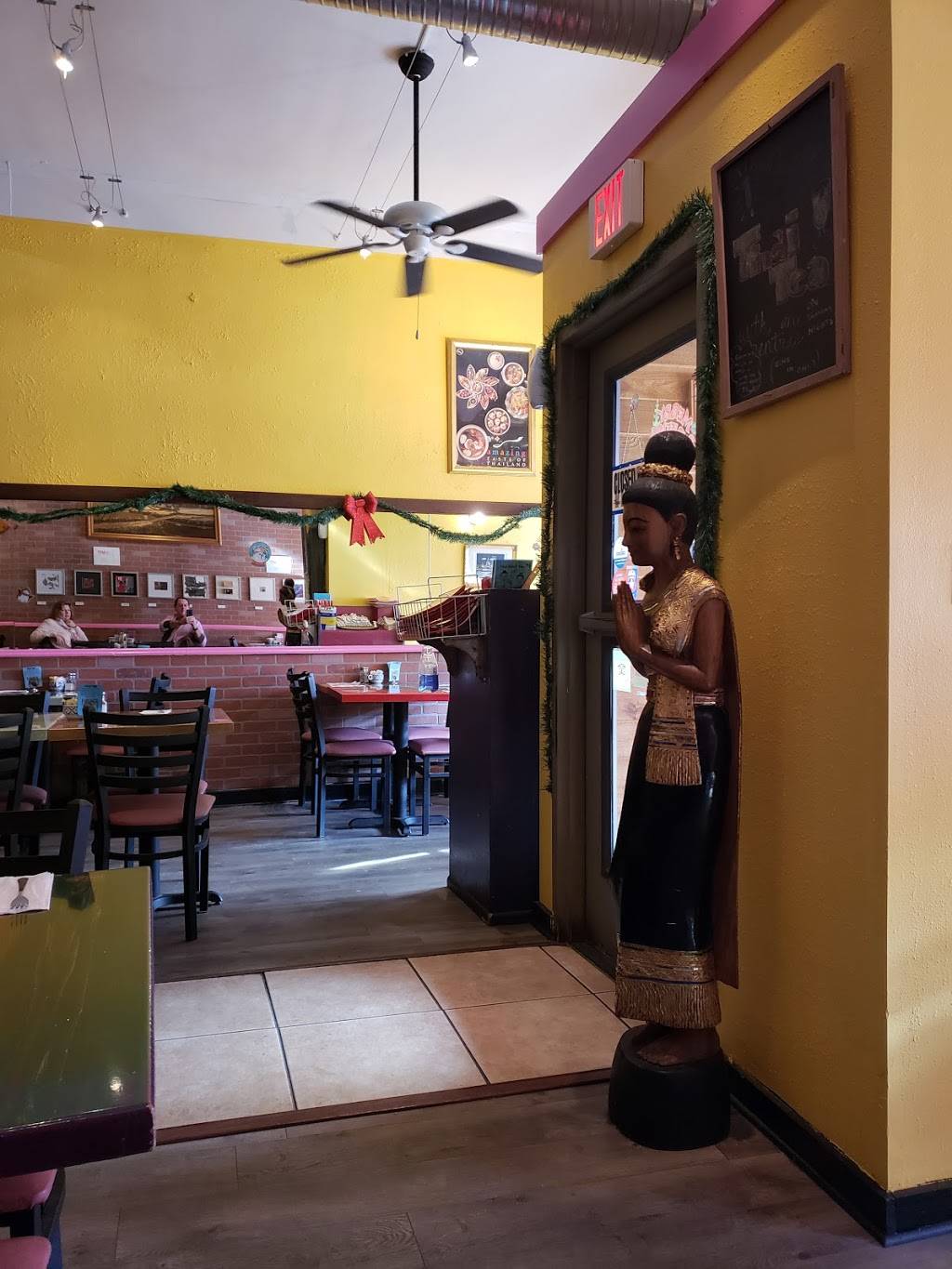 Thai Diner Too | restaurant | 3028 W Cary St, Richmond, VA 23221, USA | 8043539514 OR +1 804-353-9514