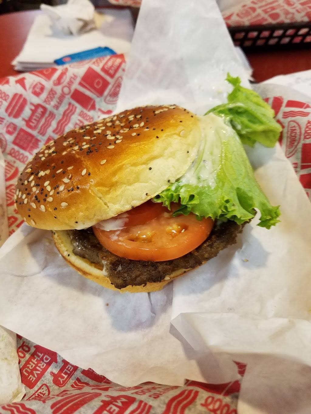 Jack in the Box | restaurant | 5555 E Washington Blvd, Commerce, CA 90040, USA | 3237222066 OR +1 323-722-2066