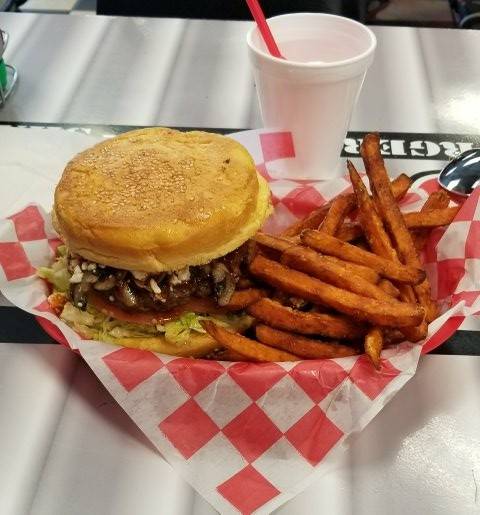 Jax Burgers Fries & Shakes | restaurant | 12002 Shadow Creek Pkwy, Pearland, TX 77584, USA | 7134362201 OR +1 713-436-2201