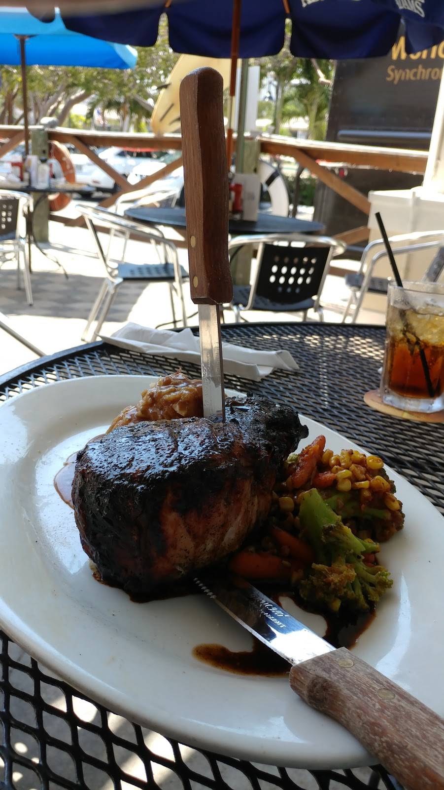 Oceans Grille | restaurant | 3720 N Ocean Blvd, Fort Lauderdale, FL 33308, USA | 9545657703 OR +1 954-565-7703