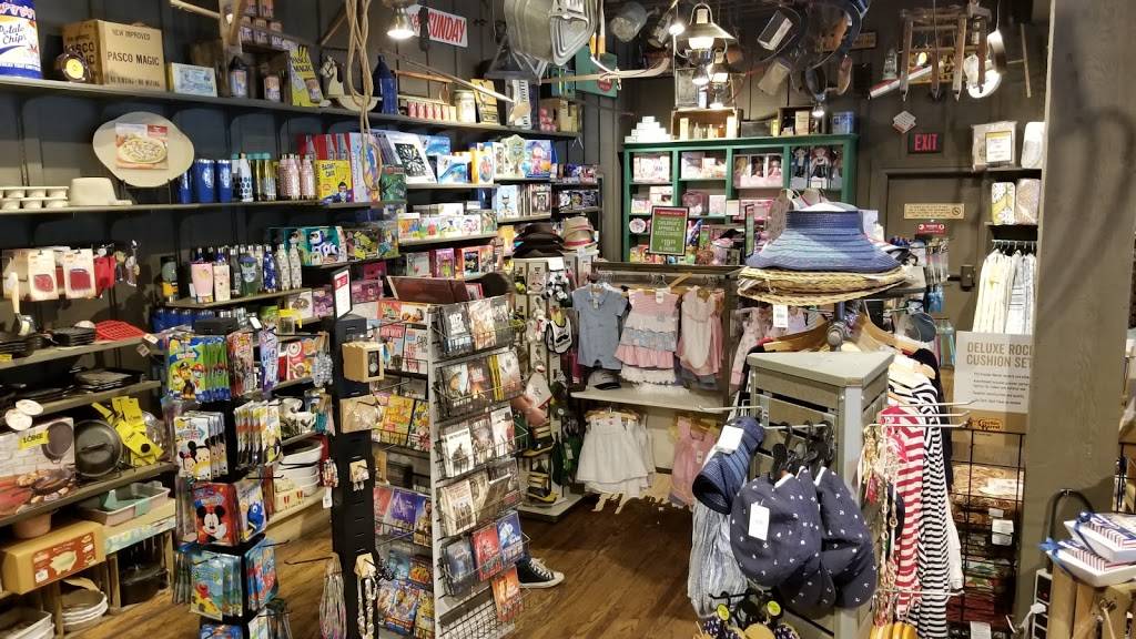 Cracker Barrel Old Country Store | restaurant | 1395 Ford St, Maumee, OH 43537, USA | 4194826096 OR +1 419-482-6096