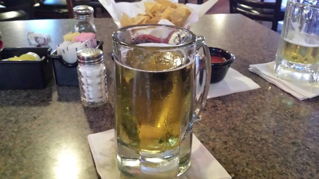 Hectors | restaurant | 1900 W Main St, Gun Barrel City, TX 75156, USA | 9038871179 OR +1 903-887-1179