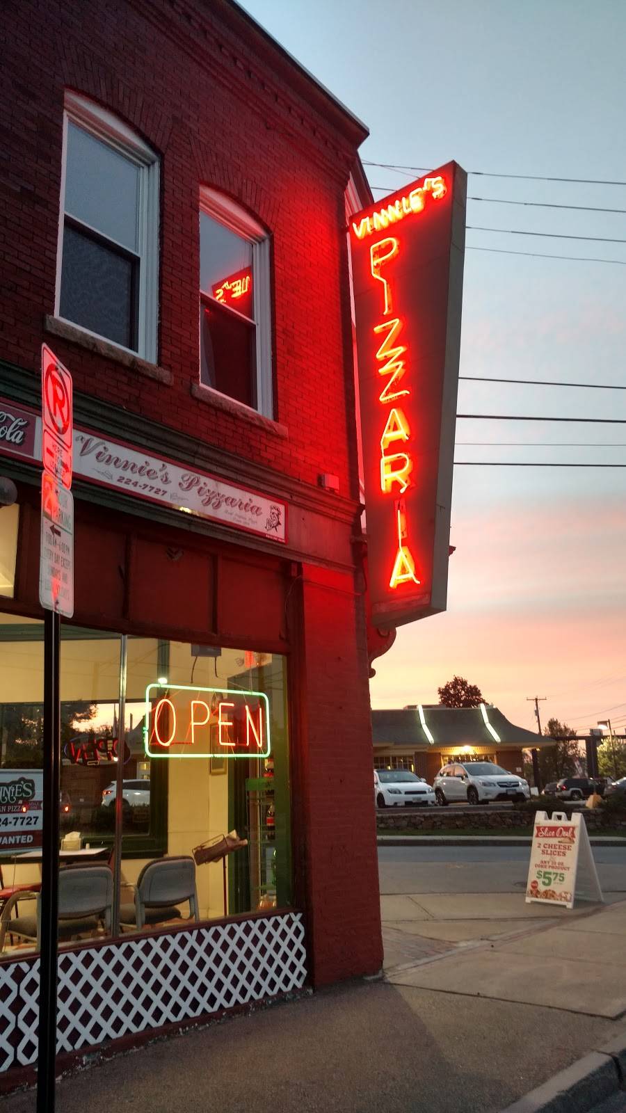 Vinnies Pizzaria | restaurant | 200 S Main St, Concord, NH 03301, USA | 6032247727 OR +1 603-224-7727