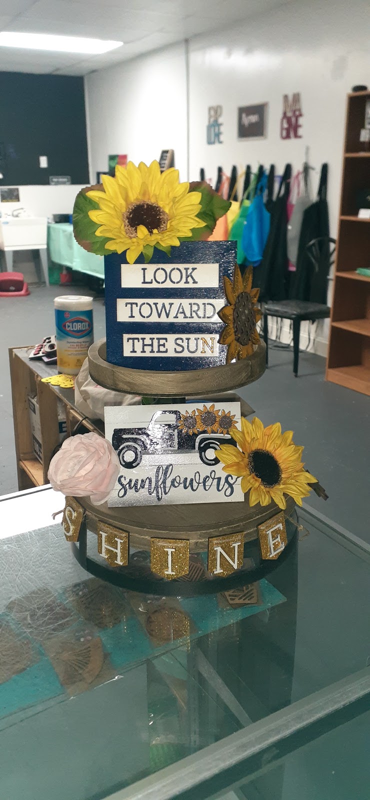 Minnies Pizza & Paint Shop | meal takeaway | 7317 St Andrews Church Rd, Louisville, KY 40214, USA | 5028904025 OR +1 502-890-4025