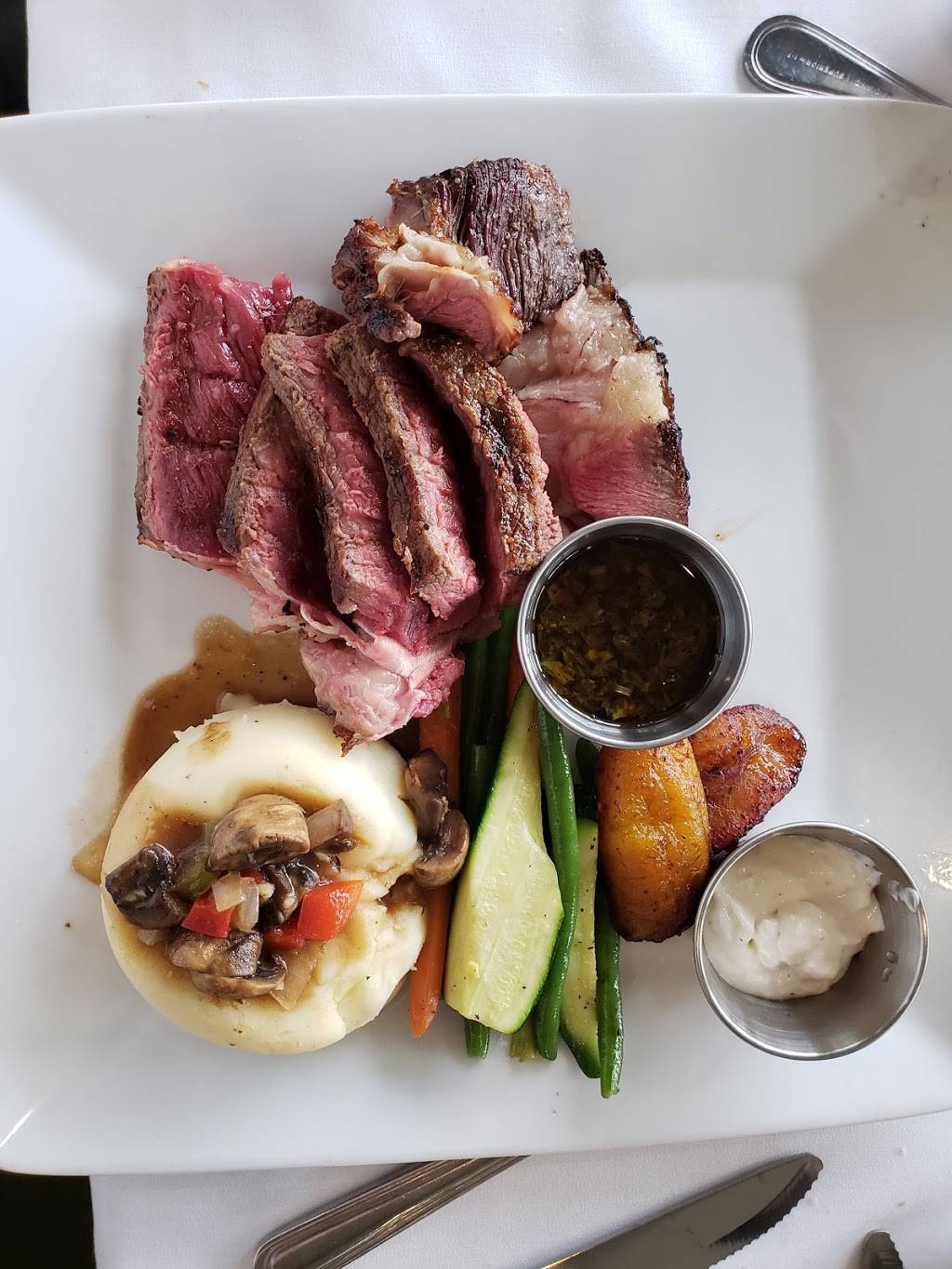 Coco Palm Restaurant | restaurant | 1600 Fairplex Dr, Pomona, CA 91768, USA | 9094691965 OR +1 909-469-1965