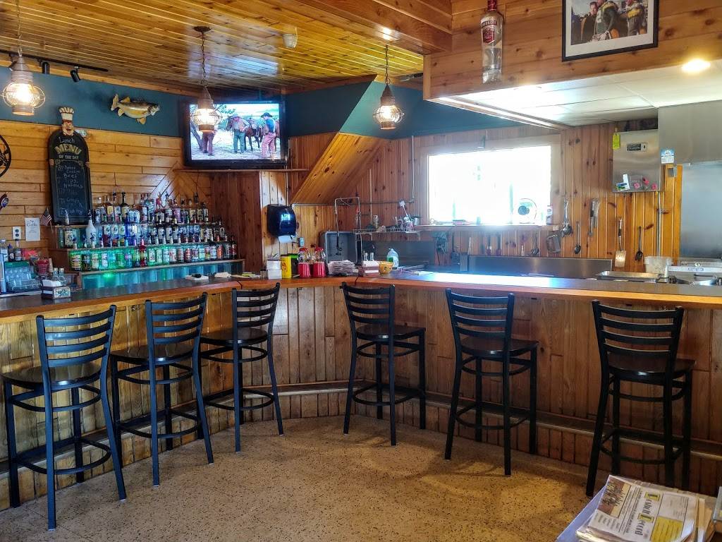 FLUME CREEK FAMILY GRILL | restaurant | 140 E Randolph St, Rosholt, WI 54473, USA | 7156777183 OR +1 715-677-7183