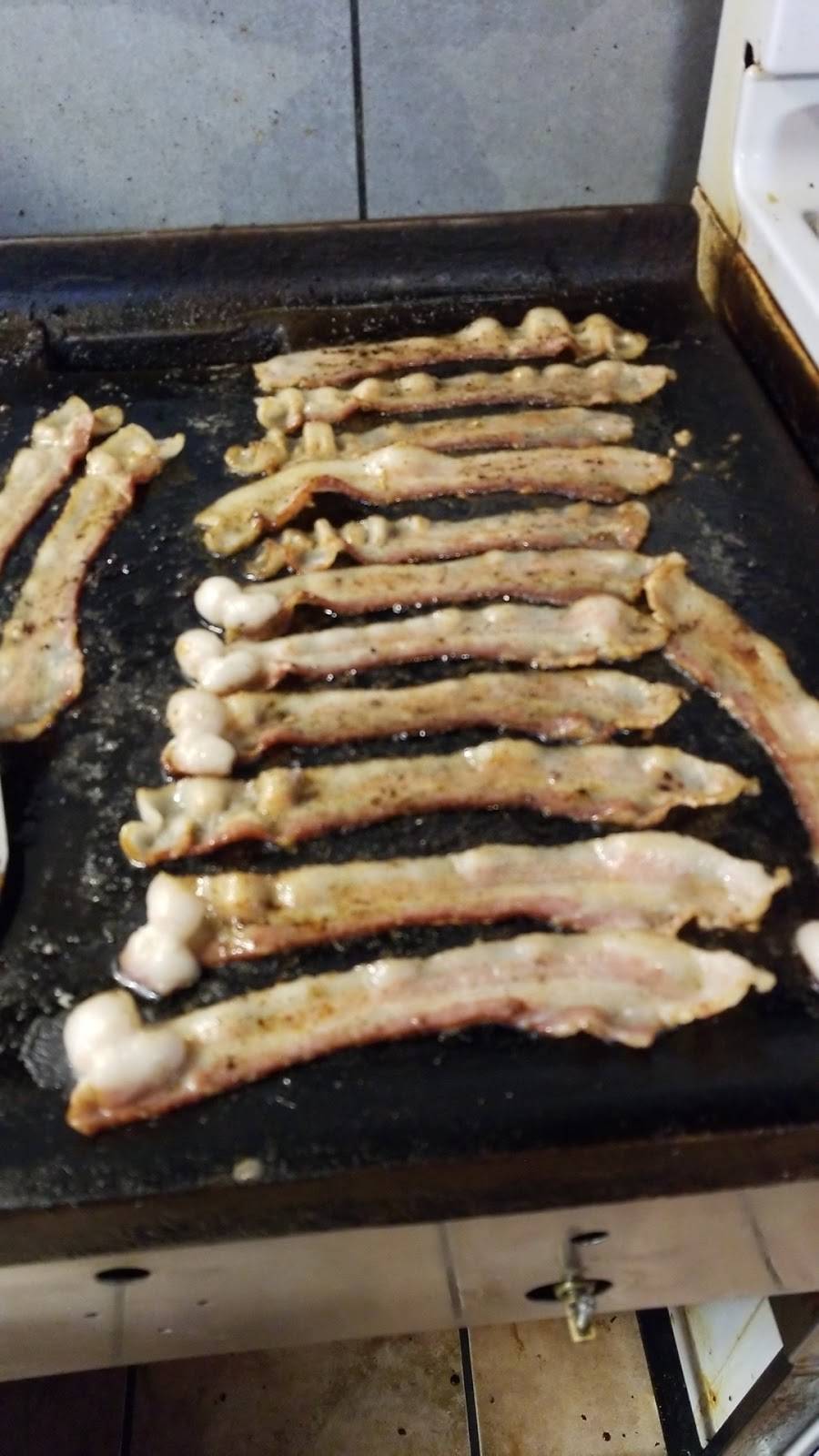 Green River Grill | restaurant | 113 W Union St, Munfordville, KY 42765, USA | 2705249939 OR +1 270-524-9939