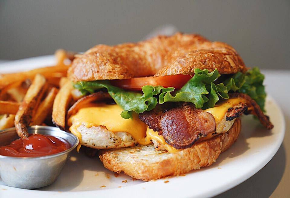 Elly’s Brunch & Cafe | restaurant | 100 East Camelback Road SUITE 166 SUITE 166, Phoenix, AZ 85012, USA | 6026039600 OR +1 602-603-9600