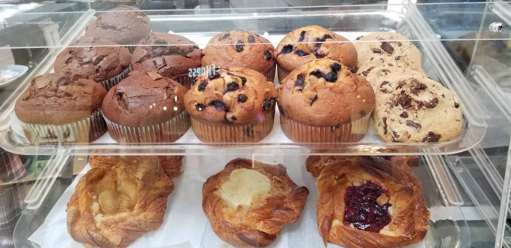 Sip 22 Coffee Lounge & Creperie | cafe | 5 Woodfield Mall, Schaumburg, IL 60173, USA | 2245208944 OR +1 224-520-8944