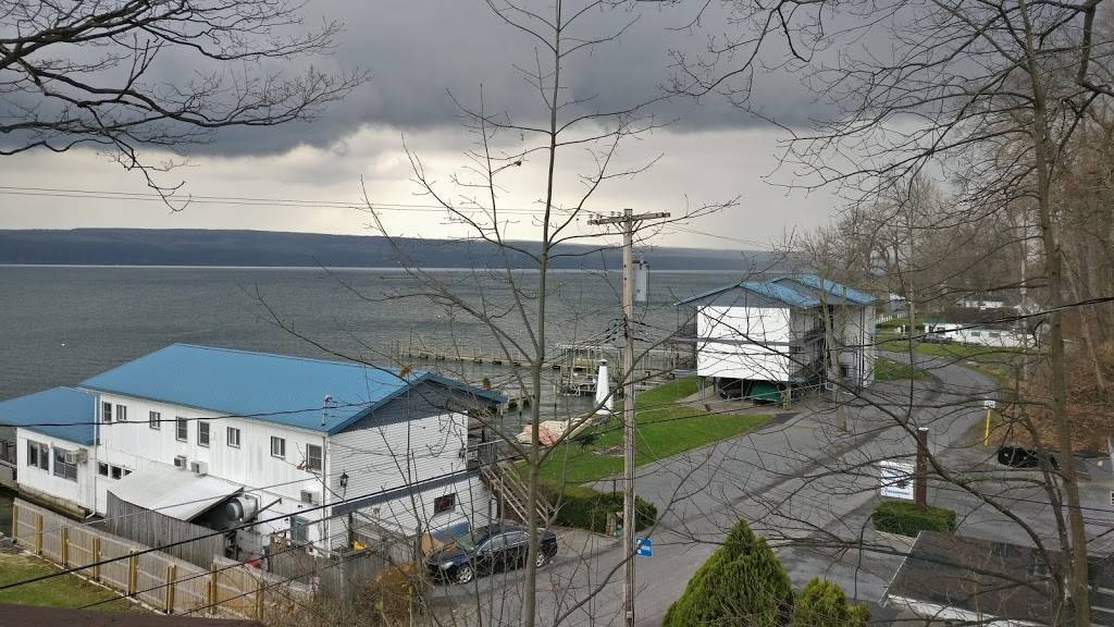 The Showboat Motel & Restaurant | restaurant | 3434 Plum Point Rd S, Himrod, NY 14842, USA | 6072437434 OR +1 607-243-7434