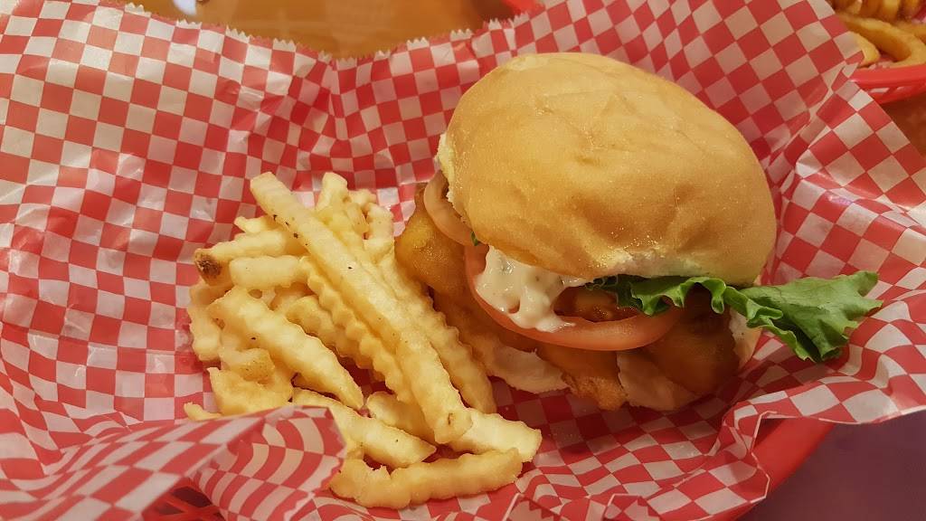 Storheims Restaurant | restaurant | 141 US-2, Iron Mountain, MI 49801, USA | 9067799580 OR +1 906-779-9580