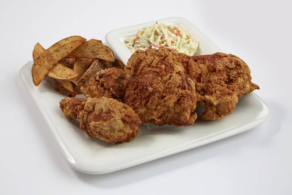 Antoinettes Casual Dining | restaurant | 18 W Mill St, Plymouth, WI 53073, USA | 9208922161 OR +1 920-892-2161