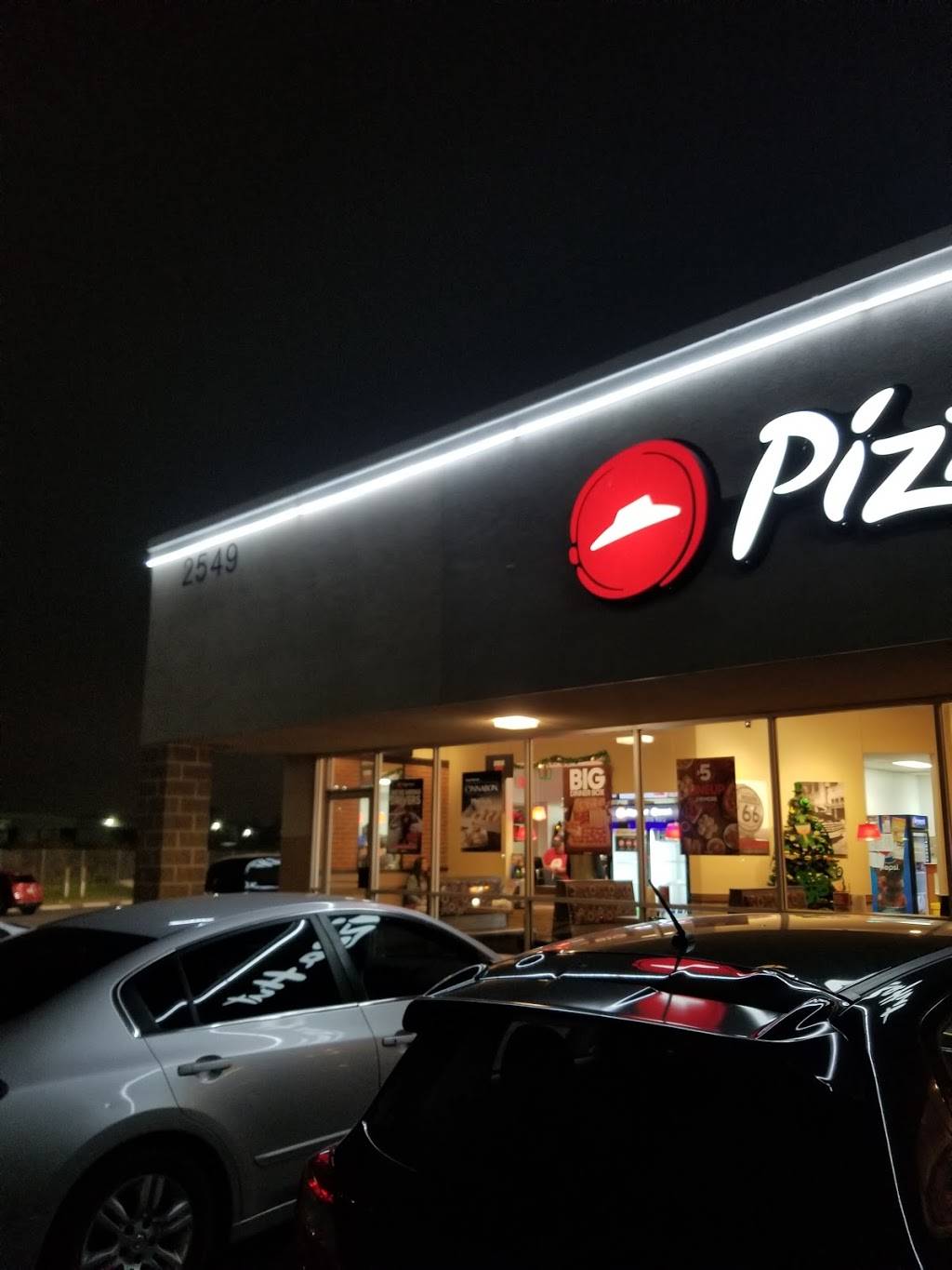 Pizza Hut | meal takeaway | 2549 SW Military Dr, San Antonio, TX 78224, USA | 2105910631 OR +1 210-591-0631