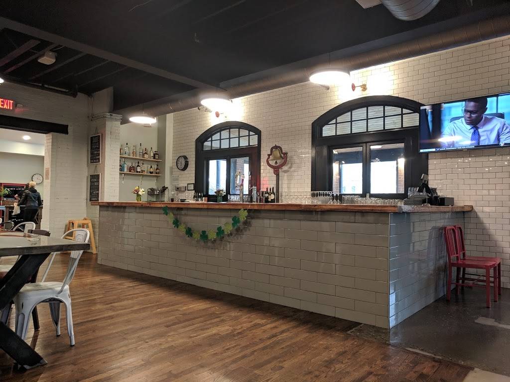 Station Family + BBQ | restaurant | 400 Wyoming Ave, Cincinnati, OH 45215, USA | 5136796797 OR +1 513-679-6797