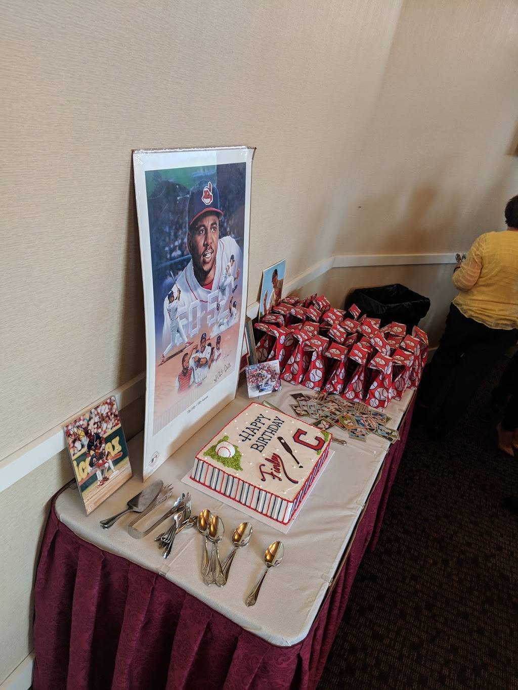 Cleveland Yacht Club | restaurant | 200 Yacht Club Dr, Rocky River, OH 44116, USA | 4403331155 OR +1 440-333-1155