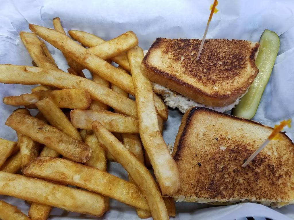 Moo Moo’s Burger Barn | restaurant | 222 N El Dorado Street H, Stockton, CA 95202, USA | 2094699450 OR +1 209-469-9450