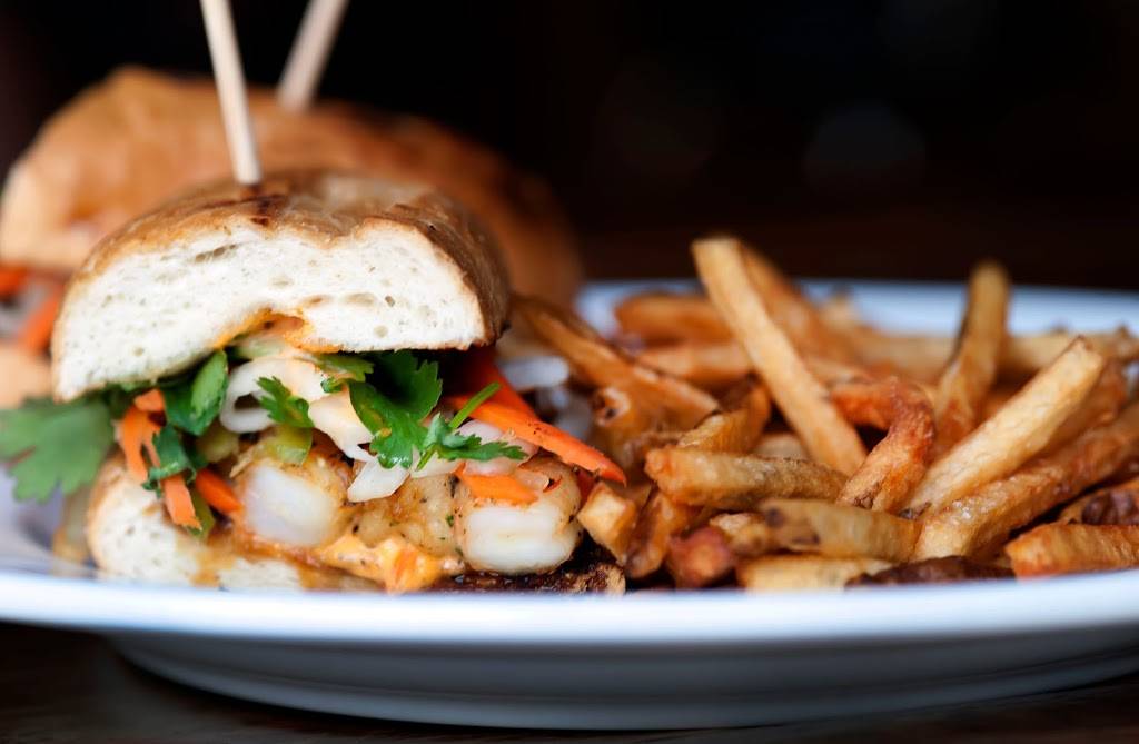 Tumans Tap and Grill | restaurant | 2159 W Chicago Ave, Chicago, IL 60622, USA | 7737821400 OR +1 773-782-1400