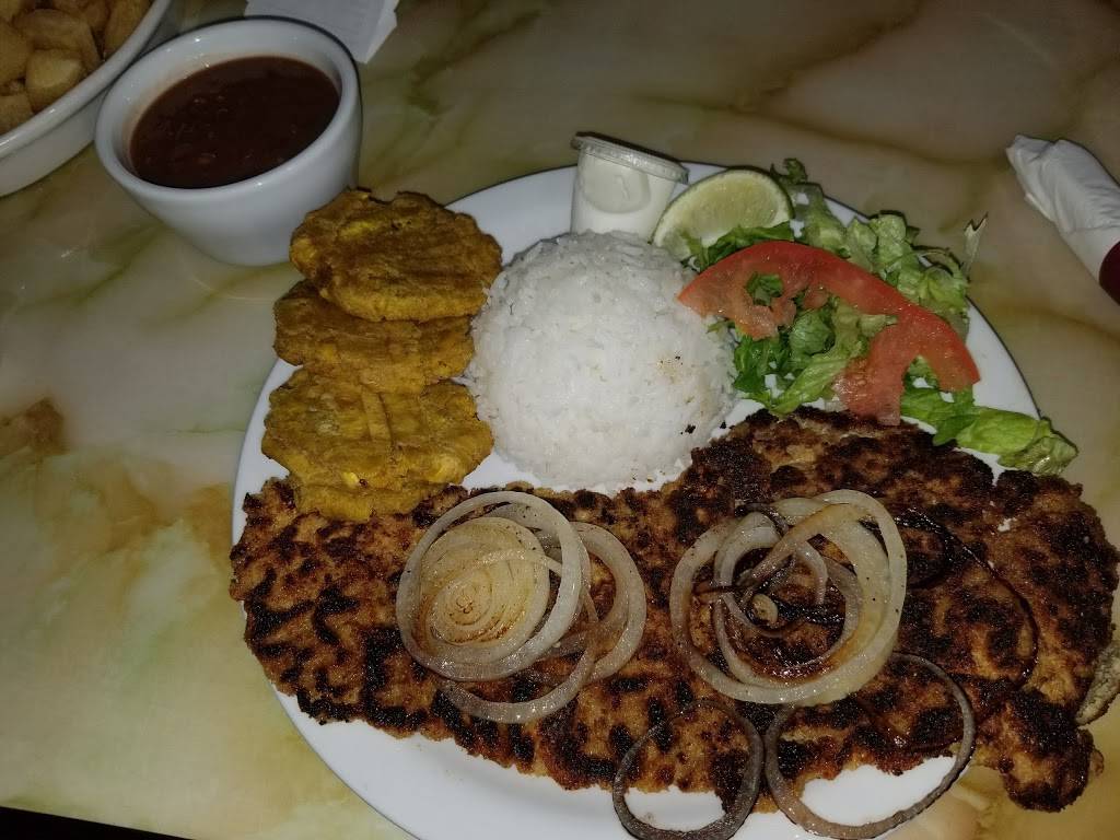Hebers Cuban Cafe East Orlando | cafe | 587 S Chickasaw Trail, Orlando, FL 32825, USA | 4077572901 OR +1 407-757-2901
