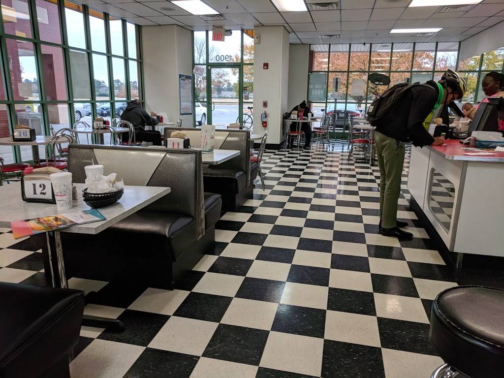 Hwy 55 Burgers Shakes & Fries | restaurant | 1900 W Arlington Blvd, Greenville, NC 27834, USA | 2522159210 OR +1 252-215-9210