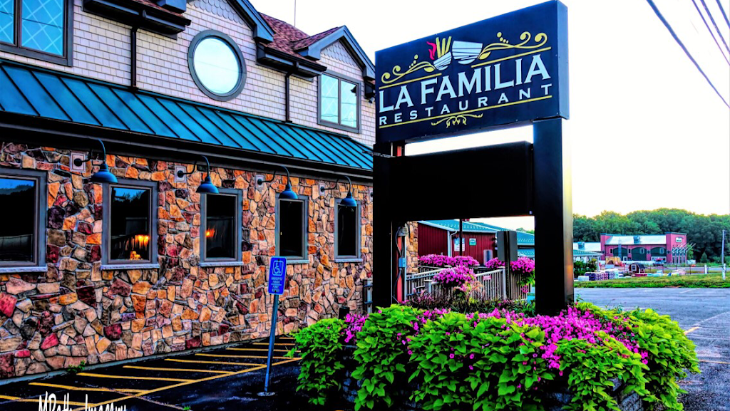 La Familia Restaurant | restaurant | 431 Winthrop St, Taunton, MA 02780, USA | 5088238664 OR +1 508-823-8664