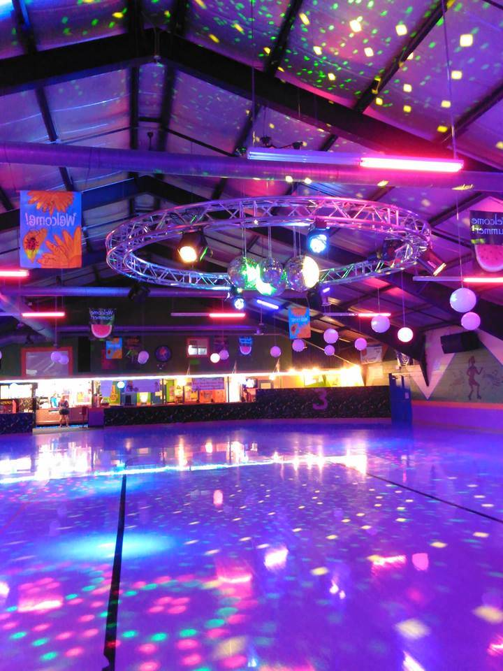 World of Wheels Skate Center | meal takeaway | 1218 Oakes Ave, Superior, WI 54880, USA | 7153921031 OR +1 715-392-1031