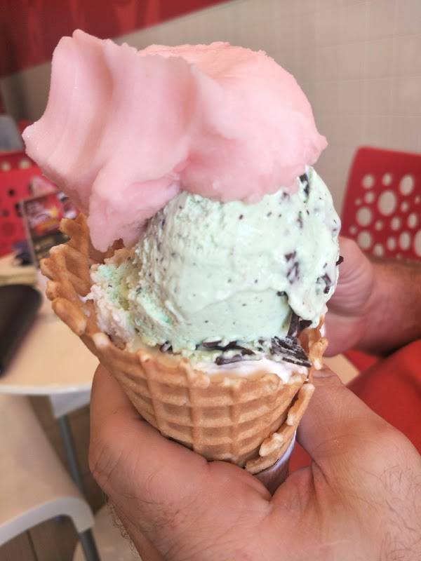 Brusters Real Ice Cream | restaurant | 8200 Renaissance Pkwy #1002, Durham, NC 27713, USA | 9192373537 OR +1 919-237-3537