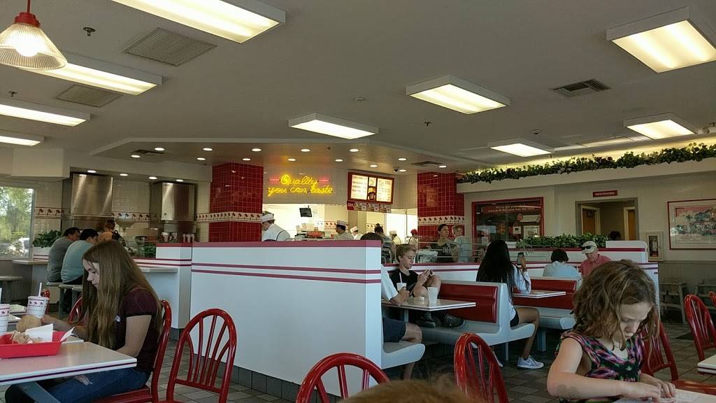 In-N-Out Burger | restaurant | 7050 W Ray Rd, Chandler, AZ 85226, USA | 8007861000 OR +1 800-786-1000