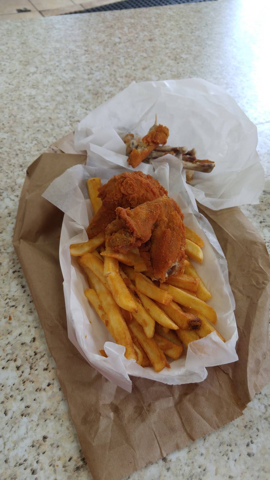 Chicago wings around the world | restaurant | 748 W 61st St, Chicago, IL 60621, USA | 7738912515 OR +1 773-891-2515