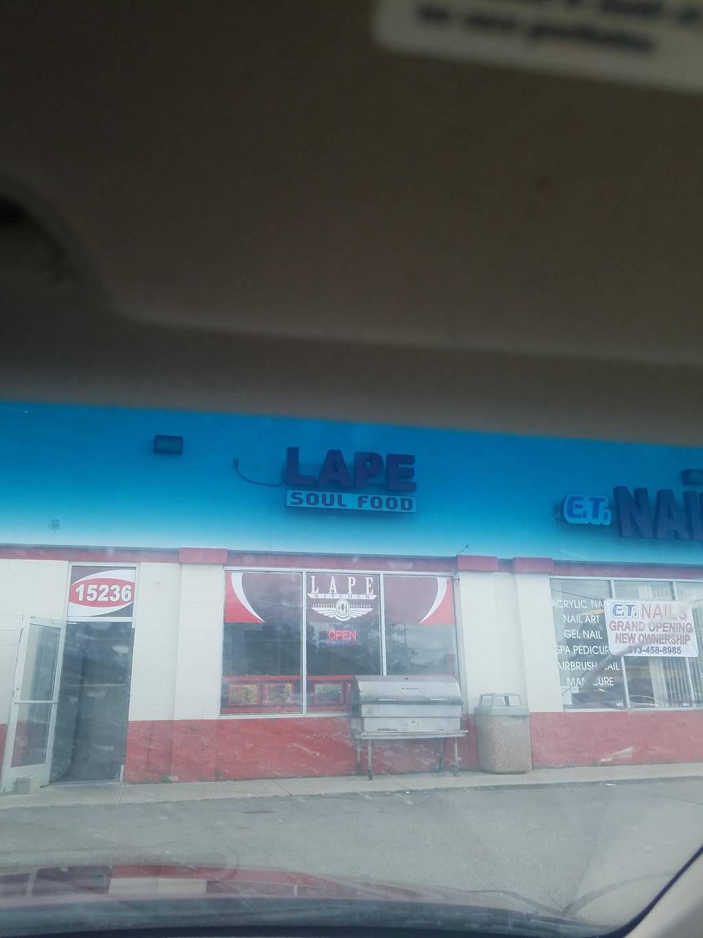 Lape Soul Food | restaurant | 15236 Seven Mile E, Detroit, MI 48205, USA | 3132458655 OR +1 313-245-8655