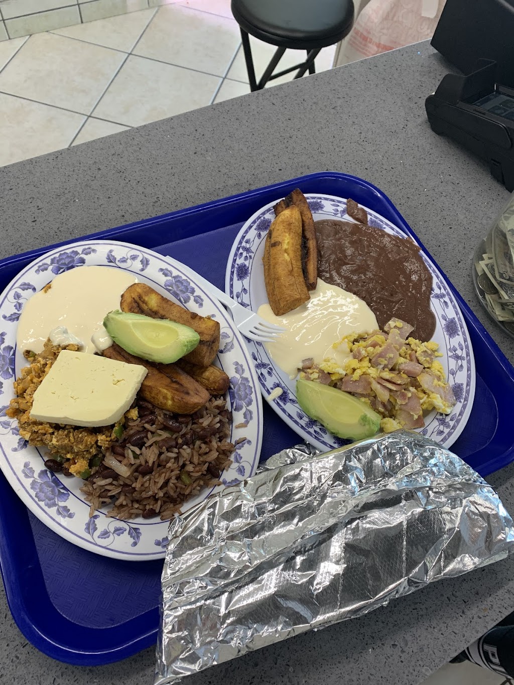 Flores super deli 2 | restaurant | 2761 Murfreesboro Pike suite 206, Antioch, TN 37013, USA | 6159150801 OR +1 615-915-0801