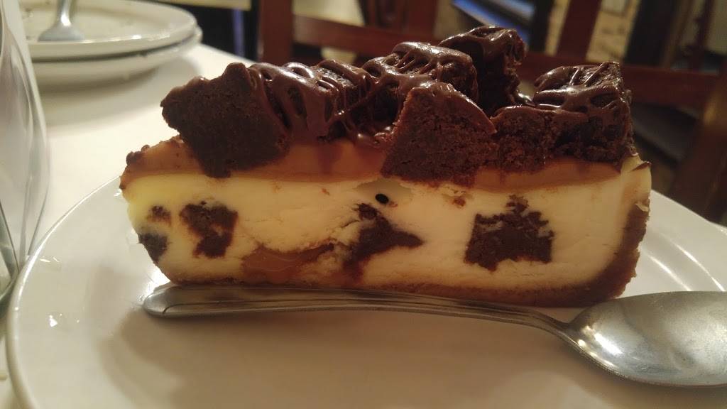 Rosas Italian Restaurant | restaurant | 949 W Henderson Ave, Porterville, CA 93257, USA | 5597816423 OR +1 559-781-6423