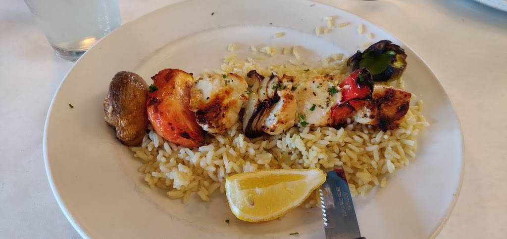 Christos Greek Restaurant | restaurant | 2632 Nicollet Ave, Minneapolis, MN 55408, USA | 6128712111 OR +1 612-871-2111