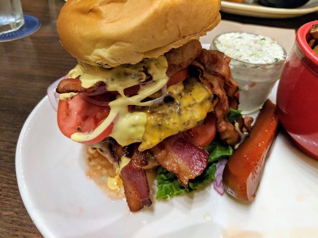 La Belle & La Boeuf - Burger Bar | restaurant | 37 Boulevard de la Cité-des-Jeunes #100, Vaudreuil-Dorion, QC J7V 0N3, Canada | 4503190223 OR +1 450-319-0223