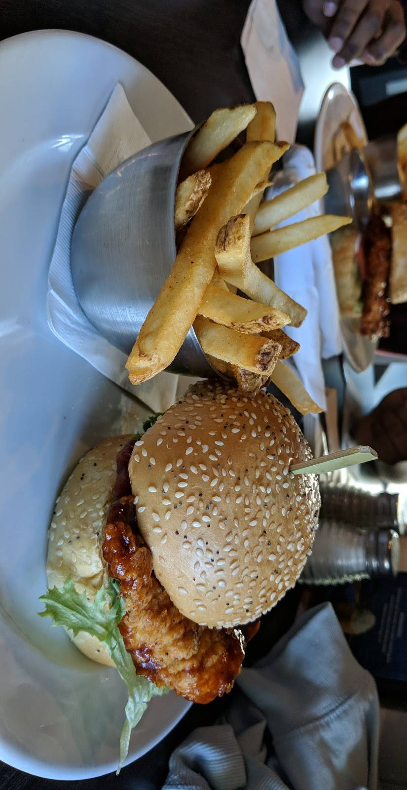 Turtle Jacks Niagara Falls | restaurant | 6733 Fallsview Blvd, Niagara Falls, ON L2G 3W7, Canada | 9053567662 OR +1 905-356-7662