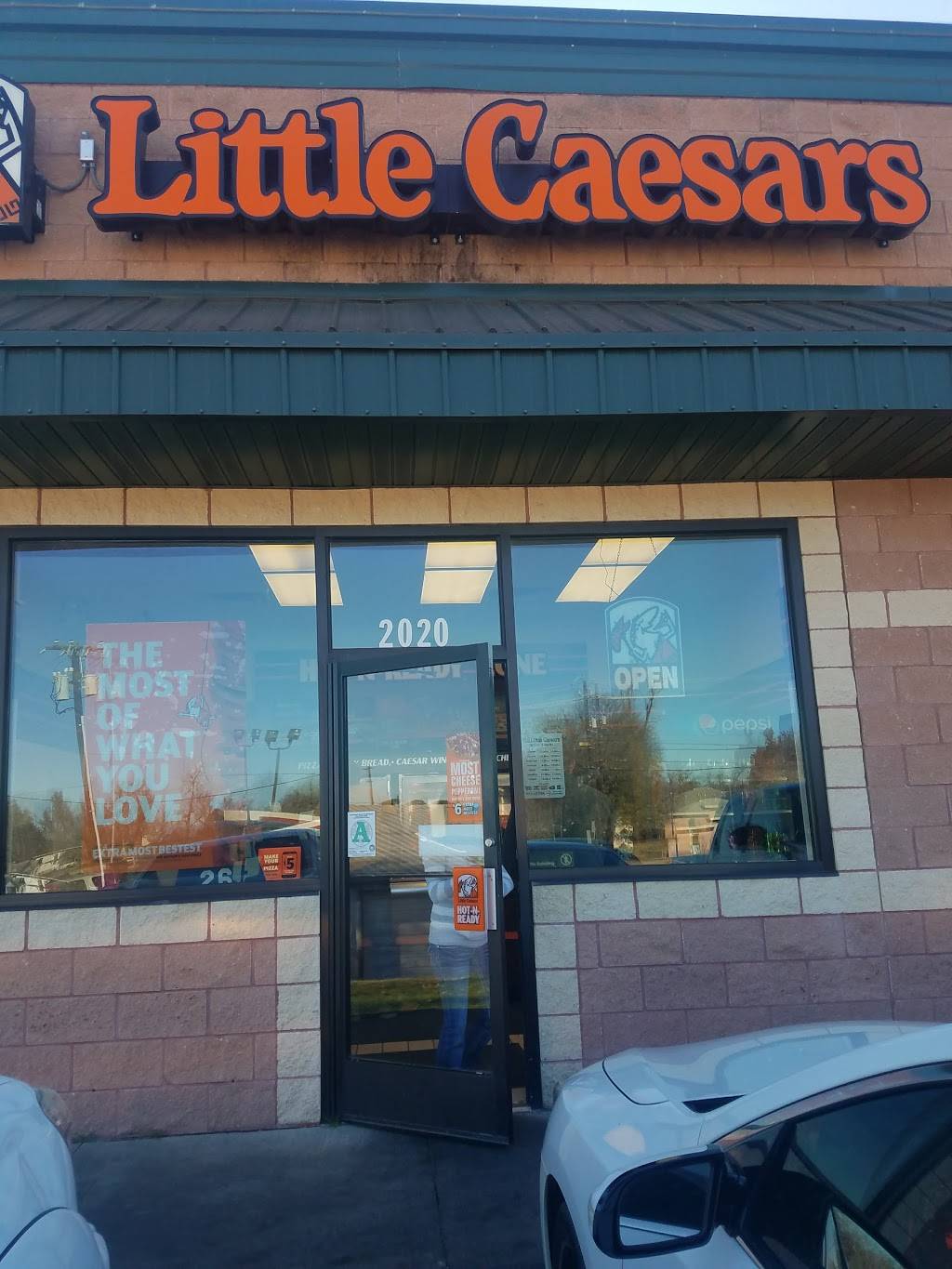 Little Caesars Pizza | meal delivery | 2010 Lamar Ave, Paris, TX 75460, USA | 9037378422 OR +1 903-737-8422