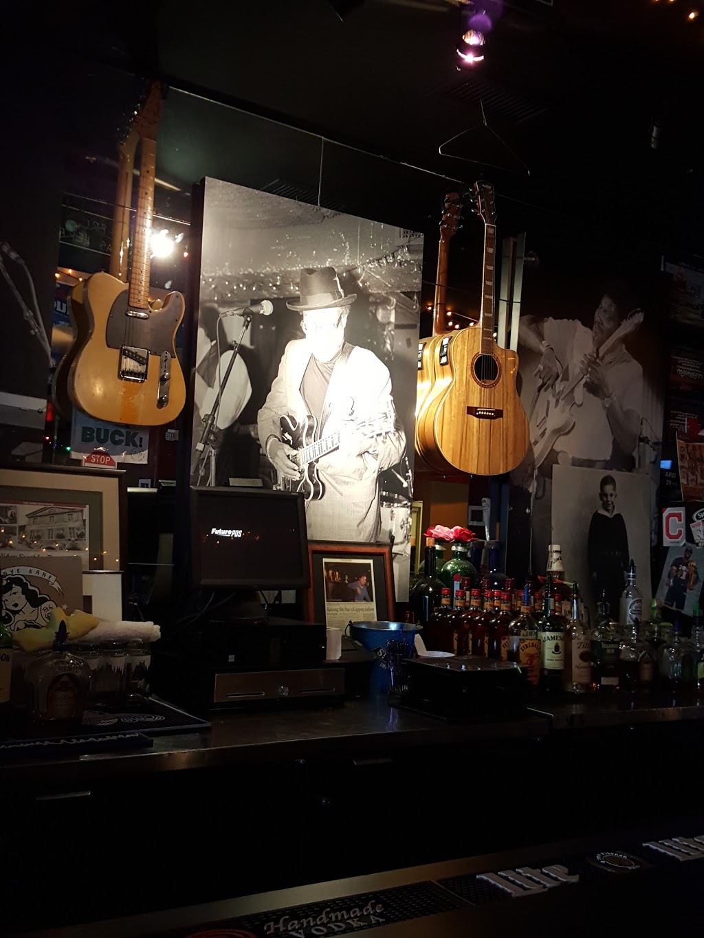 Wilberts Food & Music | restaurant | 812 Huron Rd E, Cleveland, OH 44115, USA | 2163755966 OR +1 216-375-5966