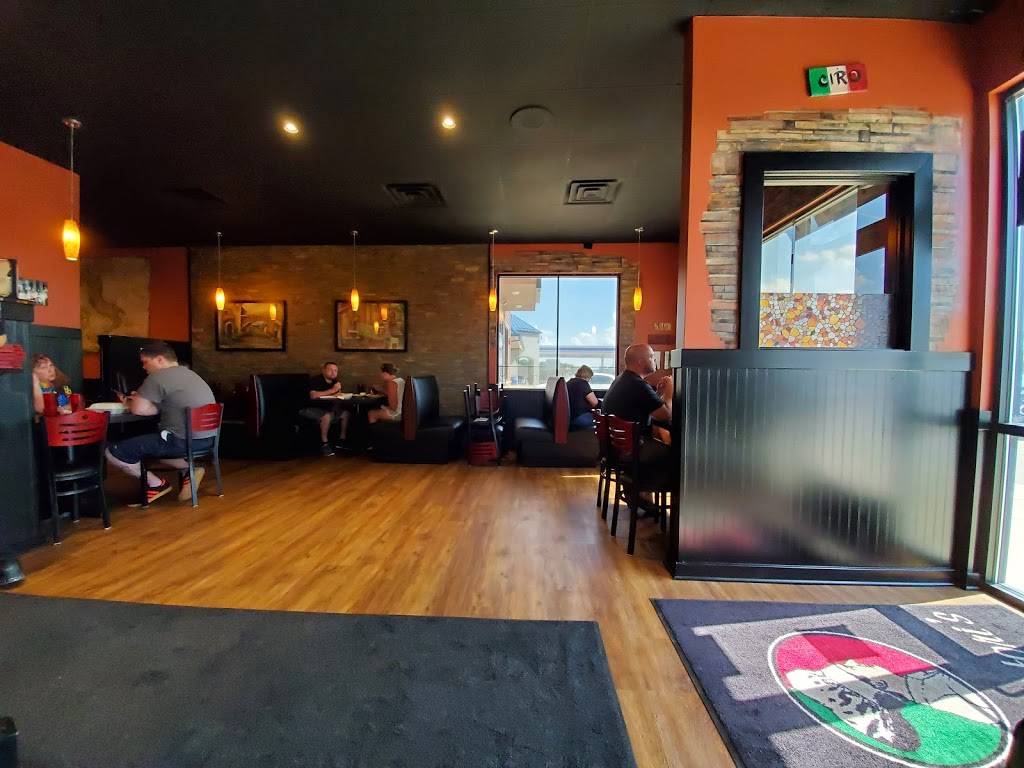 Salvatoris Auburn | restaurant | 170 Smaltz Way, Auburn, IN 46706, USA | 2603333507 OR +1 260-333-3507