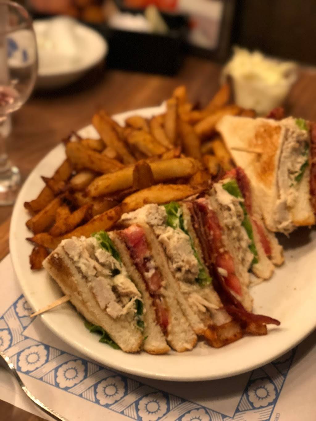 Restaurant Nic & Pic | restaurant | 136 Rue Larocque, Saint-Jean-sur-Richelieu, QC J3B 2X2, Canada | 4503478116 OR +1 450-347-8116