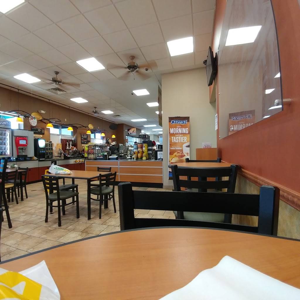 Subway | restaurant | 11800 Burlington Rd, Kenosha, WI 53144, USA | 2628545072 OR +1 262-854-5072