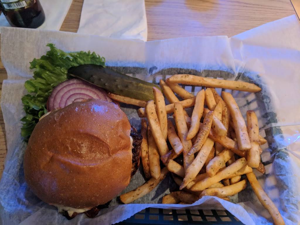 Cabbage Heads Tavern & Grill | restaurant | 3311 Co Hwy H, Franksville, WI 53126, USA | 2623210622 OR +1 262-321-0622