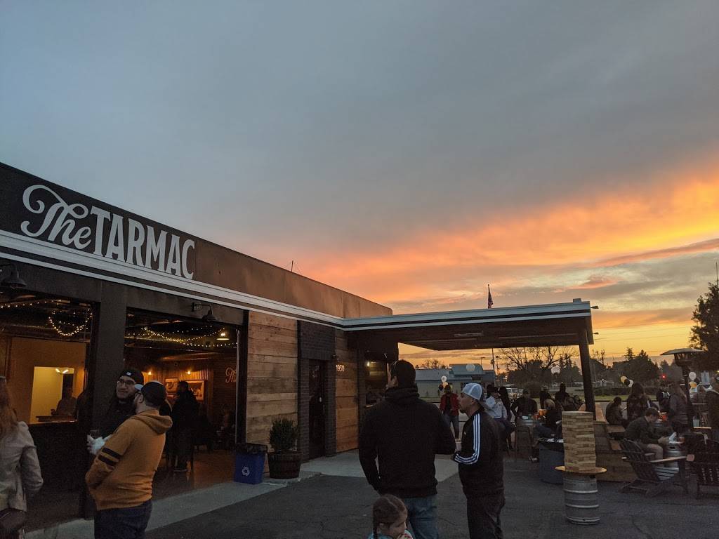 Blaker Brewing - The Tarmac | restaurant | 1930 Airdrome Entry, Atwater, CA 95301, USA | 2095854040 OR +1 209-585-4040