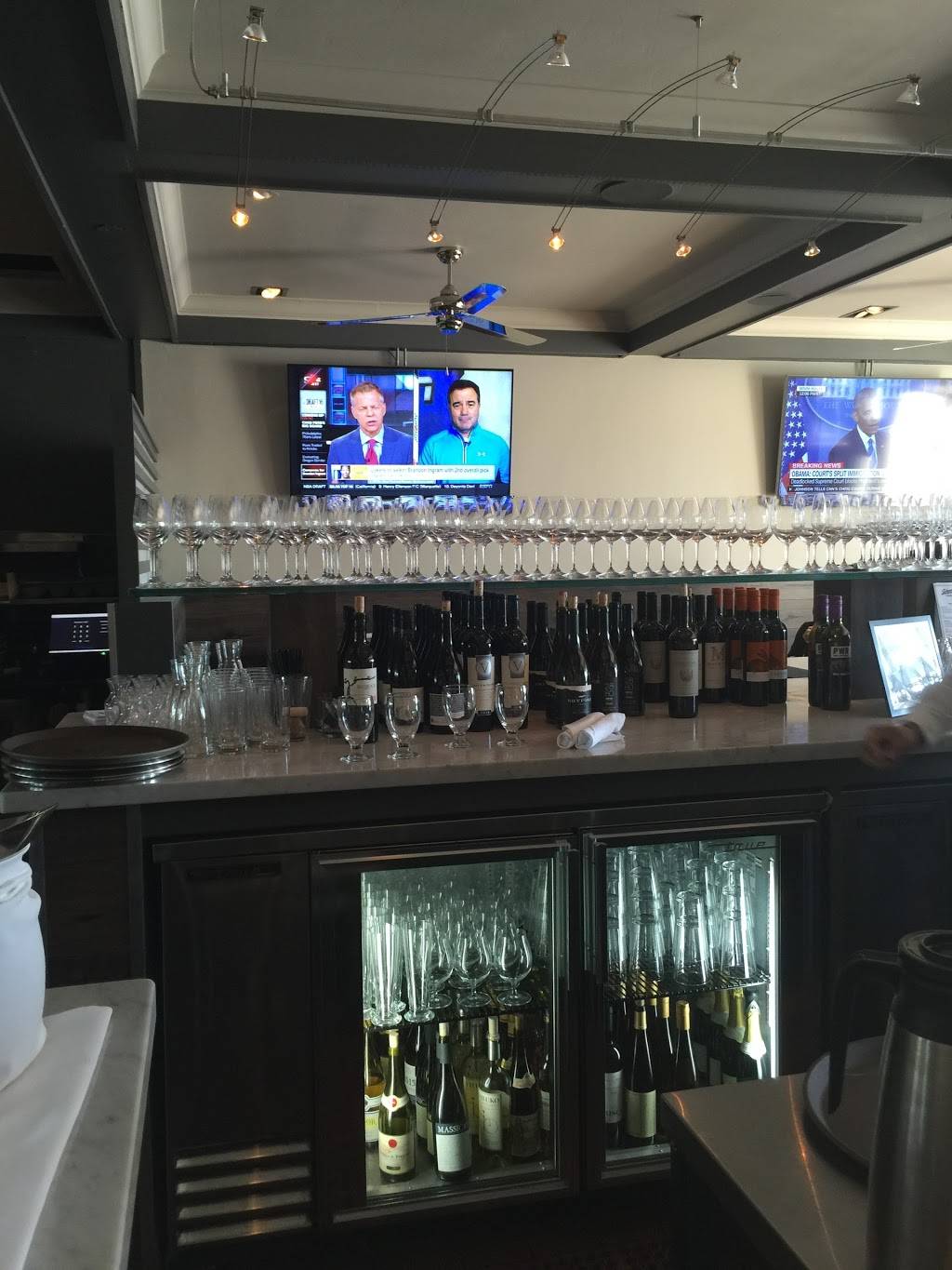 Johnnys | restaurant | 1457 Lincoln Ave, Calistoga, CA 94515, USA | 7079425938 OR +1 707-942-5938