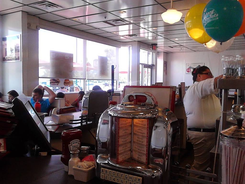 Johnny Rockets | restaurant | 1001 Fairgrounds Dr, Vallejo, CA 94589, USA | 7075565661 OR +1 707-556-5661